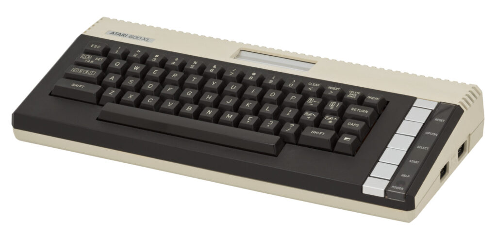 Atari 600XL - Fte: Wikipedia