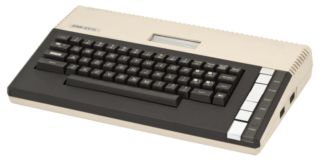 Atari 800XL - Fte: Wikipedia